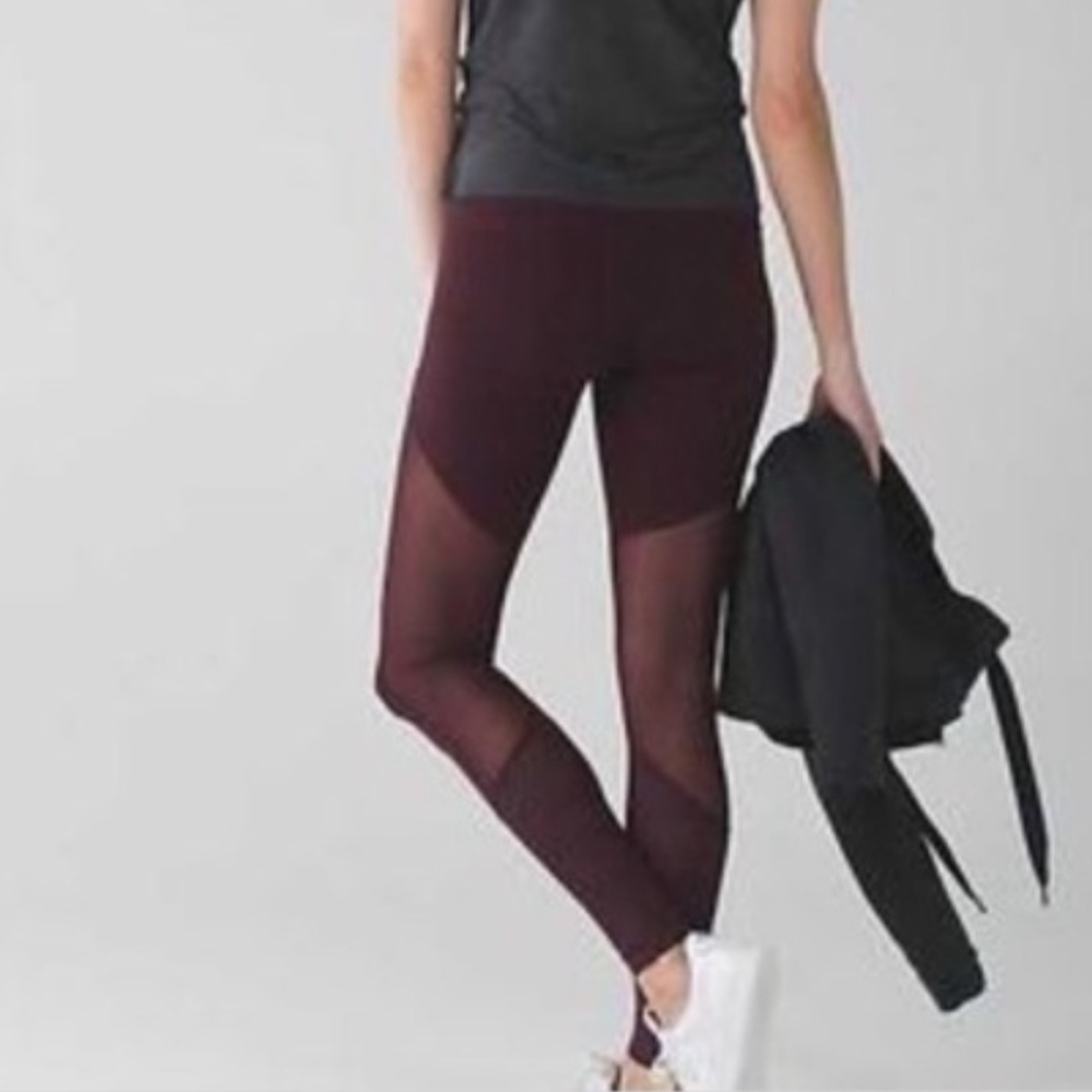 Lululemon Barre Star Pant *Full-On Luon
Bordeaux Drama